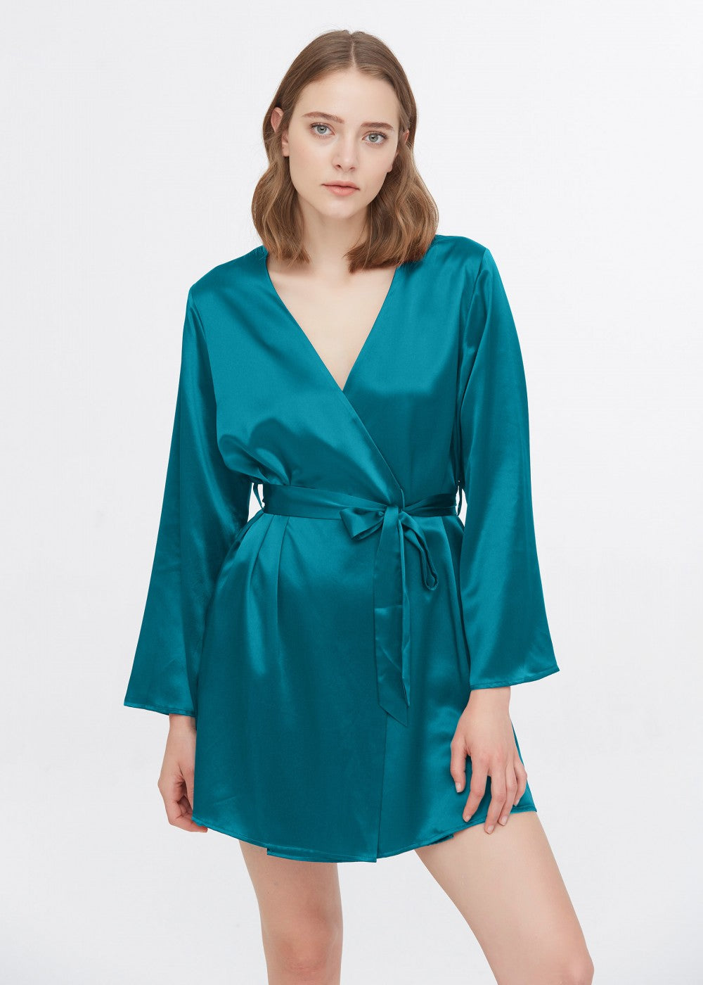 Collerless silky smooth Short Robe