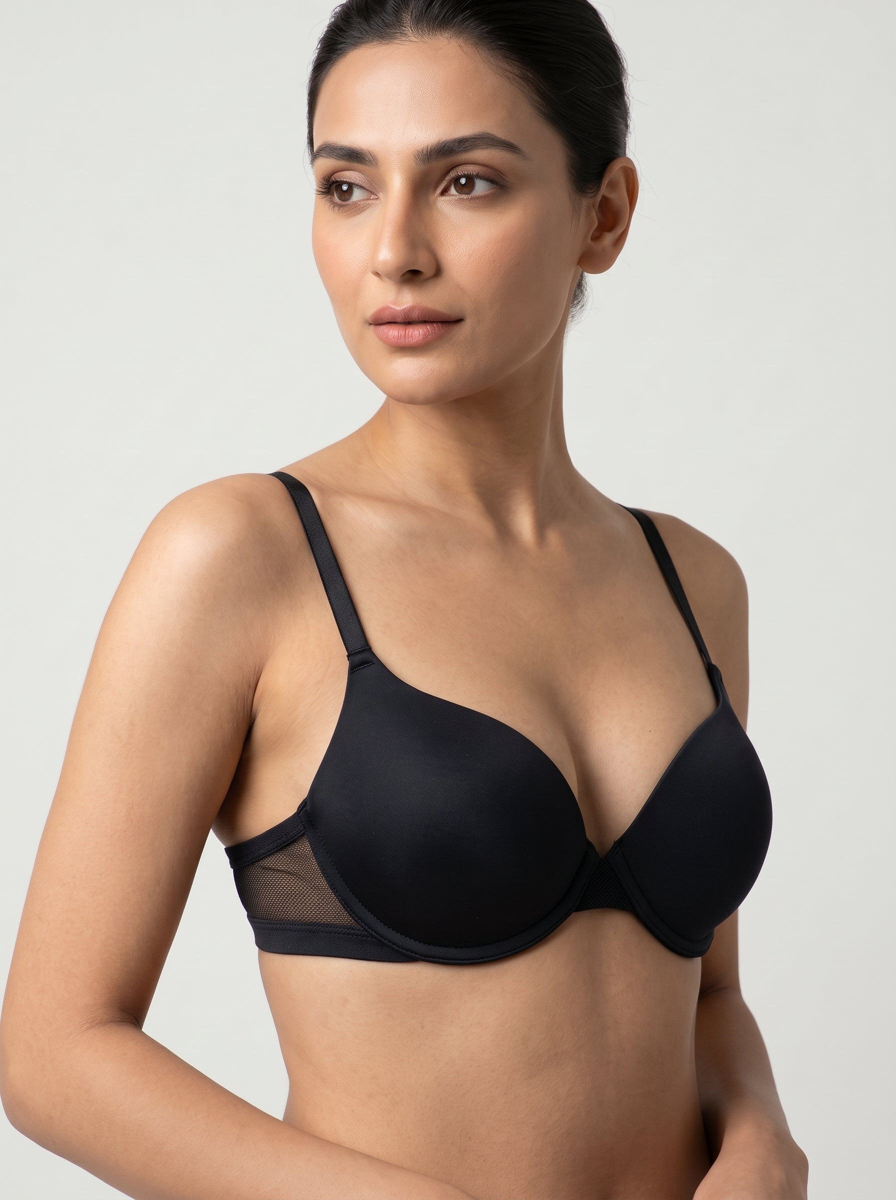 Black seamless t-shirt bra
