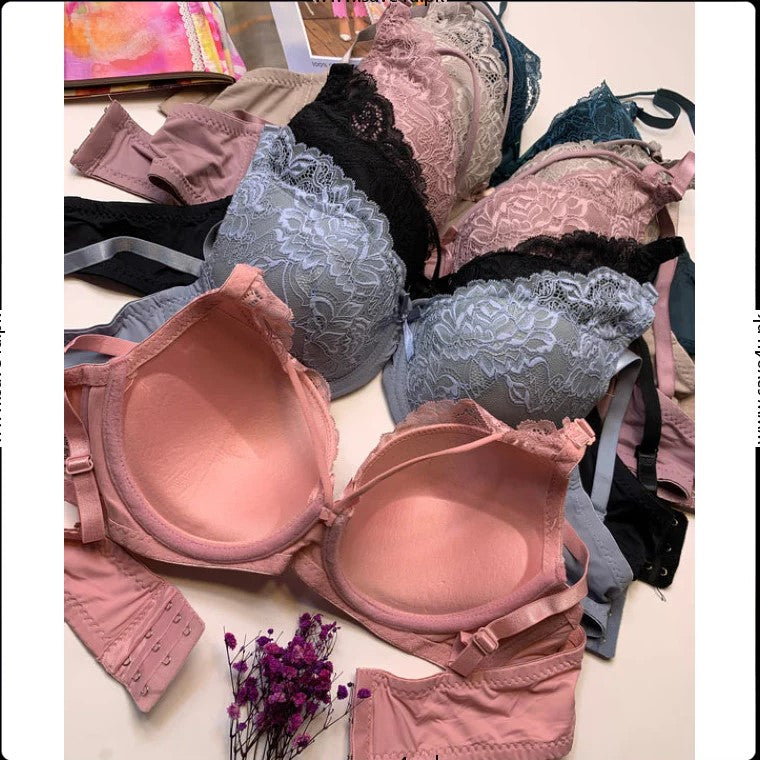 Birgitta Lace light padded Wired bra