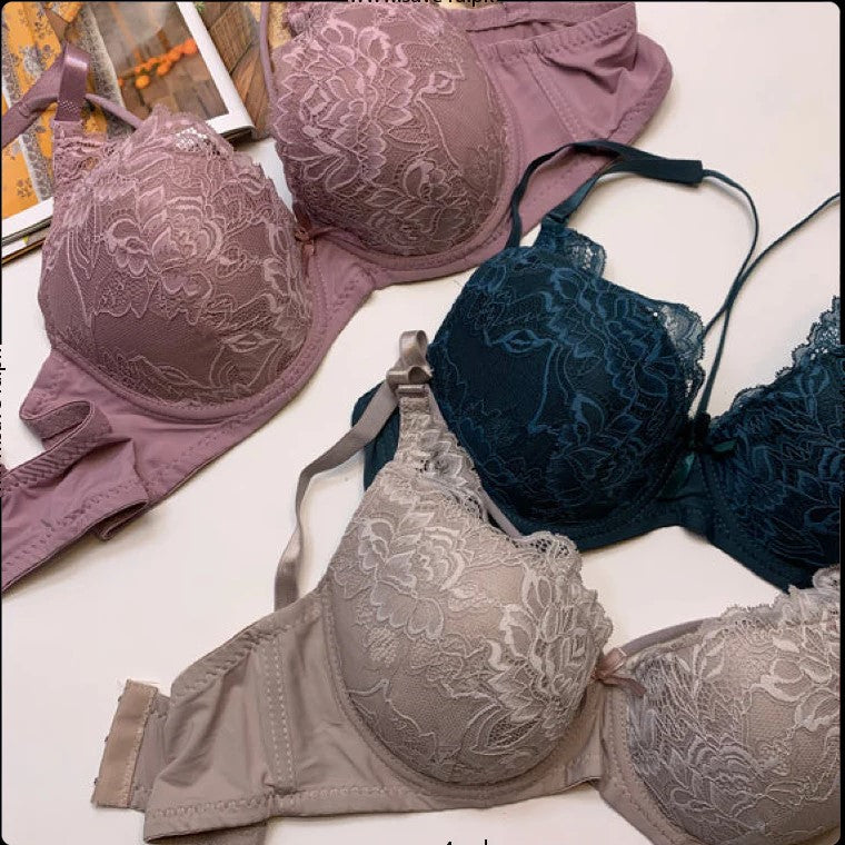 Birgitta Lace light padded Wired bra